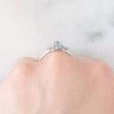 Trilogy vintage in oro bianco 18K con acquamarina (0.60ct ca.) e diamanti, anni ‘80