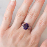 Anello da cocktail vintage in oro rosa 9K con ametista (3.30ct ca.) e zaffiri rosa sintetici (0.53ctw)