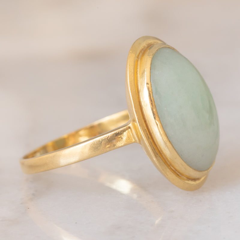 Anello vintage in oro giallo 18K con giada (8.50ct ca.), anni ‘70