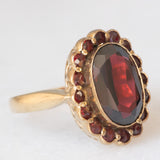 Anello a margherita vintage in oro giallo 8K con granati (2.60ct ca.), anni ‘50/‘60