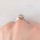 Anello a margherita in oro bianco 18K con diamanti (0.32ctw ca.), anni ‘70