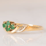 Anello vintage in oro giallo 9K con smeraldi (0.16ctw ca.) e diamanti, anni ‘70/‘80
