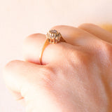 Anello a margherita vintage in oro giallo 9K con zaffiro (0.40ct ca.) e diamanti (0.06ctw ca.), anno 1993
