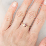 Anello vintage in oro giallo 9K con rubini (0.12ctw ca.) e diamante (0.02ct ca.), anno 1981
