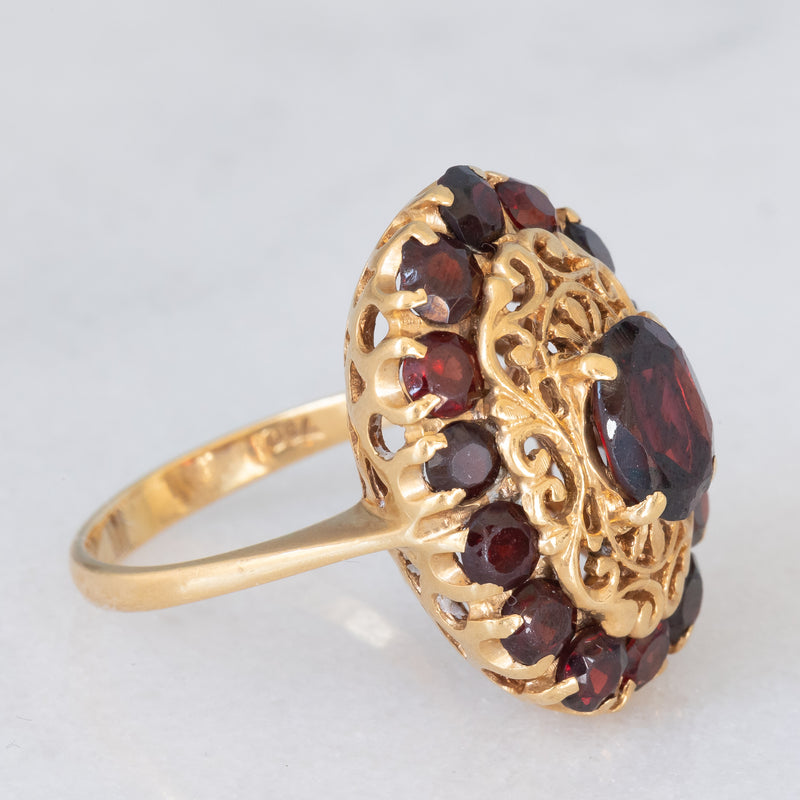 Anello vintage in oro giallo 18K con granati (3.50ctw ca.), anni ‘50/‘60