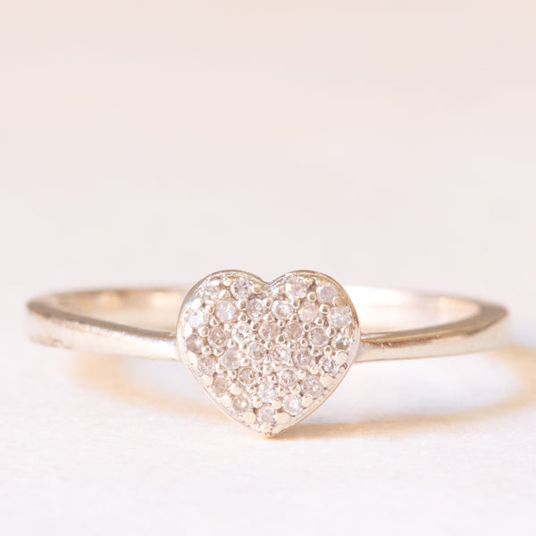 Anello vintage a forma di cuore in oro bianco 9K con pavé di diamanti (0.10ctw ca.)