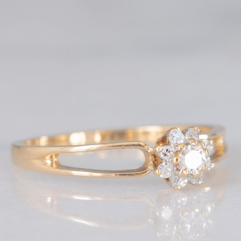 Anello a margherita in oro giallo 9K con diamanti (0.20ctw ca.), anno 1975
