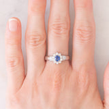 Anello a margherita vintage in platino con zaffiro (0.51ct) e diamanti (0.43ctw), anni ‘90