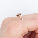 Anello a margherita antico in oro giallo 14K e argento con diamanti di taglio rosetta, primi del ‘900