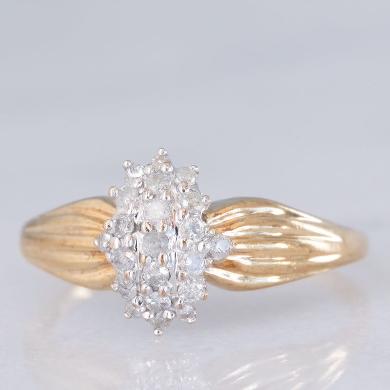 Anello vintage in oro giallo e bianco 9K con diamanti (0.20ctw ca.), anni ‘80