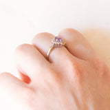 Vintage-Gänseblümchenring aus 9-karätigem Gelb- und Weißgold mit Amethyst (ca. 0.30 ct) und Diamanten (ca. 0.14 ct), 70er Jahre