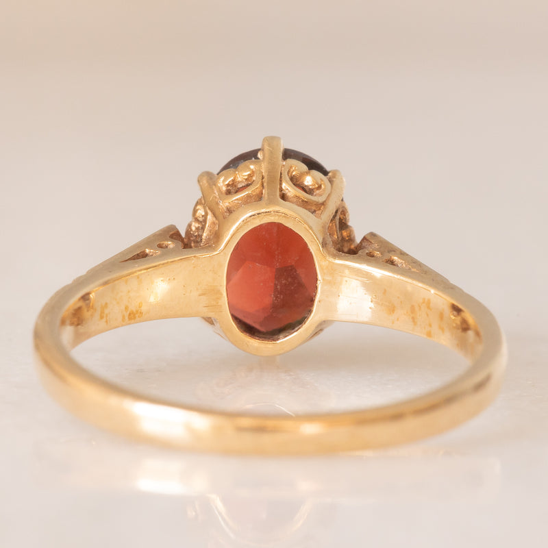 Solitario antico in oro giallo 9K con granato (1.20ct ca.), anni ‘20/‘30