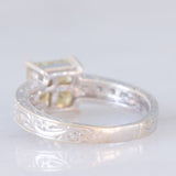 Anello vintage in oro bianco 18K con diamanti fancy gialli (1.23ctw) e diamanti bianchi (0.22ctw), anni ‘80/‘90
