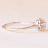 Retro-Solitär aus 18 Karat Weißgold mit Diamant im Brillantschliff (ca. 0.35 ct), 40er Jahre