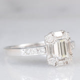 Anello vintage in platino con diamanti di taglio brillante e baguette (0.60ctw), anni ‘90
