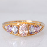 Anello in oro giallo 9K con morganite (0.36ct), tanzaniti (0.34ctw) e zaffiri viola sintetici (0.28ctw)