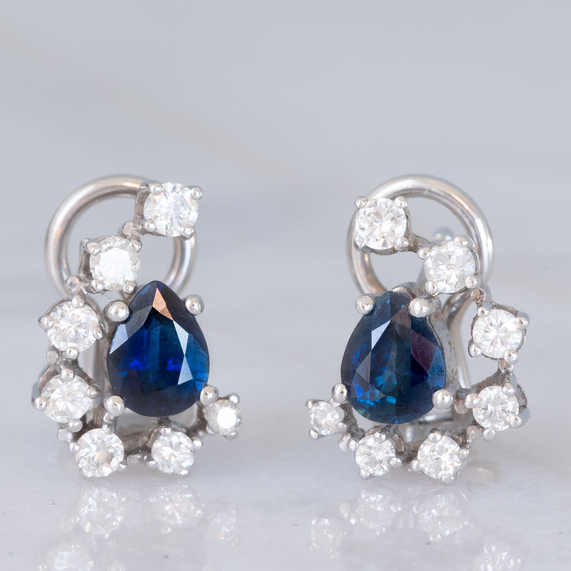 Orecchini vintage in oro bianco 14K con zaffiri di taglio a goccia (1.50ctw ca.) e diamanti di taglio brillante (0.74ctw ca.), anni ‘80