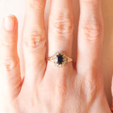 Vintage-Gänseblümchenring aus 9-karätigem Gelb- und Weißgold mit Saphir (ca. 0.90 ct) und Diamanten (ca. 0.10 ctw), 1990
