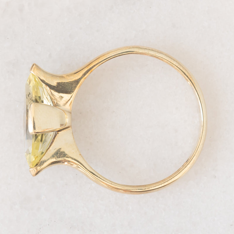 Anello da cocktail vintage in oro giallo 8K con quarzo citrino di taglio marquise (1.70ct ca.), anni ‘70/‘80