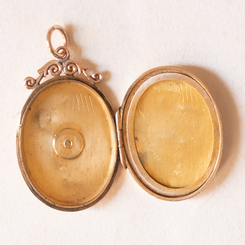 Ciondolo portafoto antico con lamina in oro giallo 9K su metallo e con diamante, anni ‘10/‘20