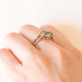 Vintage-Blumenring aus 9-karätigem Gelb- und Weißgold mit Smaragden (ca. 0.09 ctw) und Diamant (ca. 0.01 ct), 90er Jahre