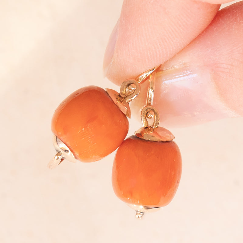 Orecchini 2 in 1 vintage in oro giallo 18K con corallo arancione, anni ‘50