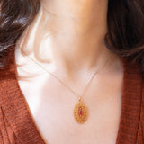 Vintage-Anhänger aus 8-karätigem Gelbgold mit rosa Glaspaste, 50er Jahre