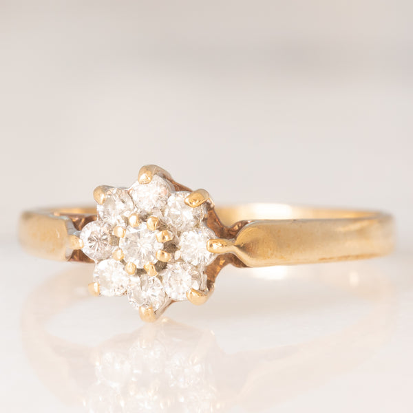 Anello a fiore vintage in oro giallo 9K con diamanti di taglio brillante (0.20ctw ca.), anno 1988