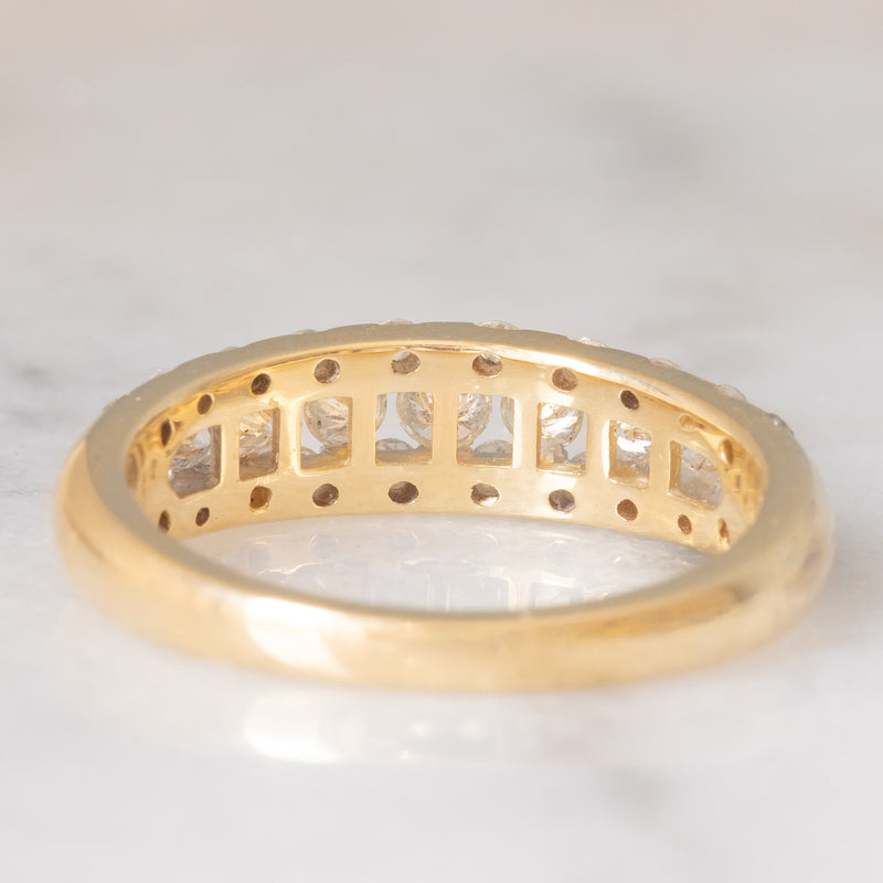 Anello a fascia vintage in oro giallo 14K con diamanti di taglio brillante (0.82ctw ca.), anni ‘80