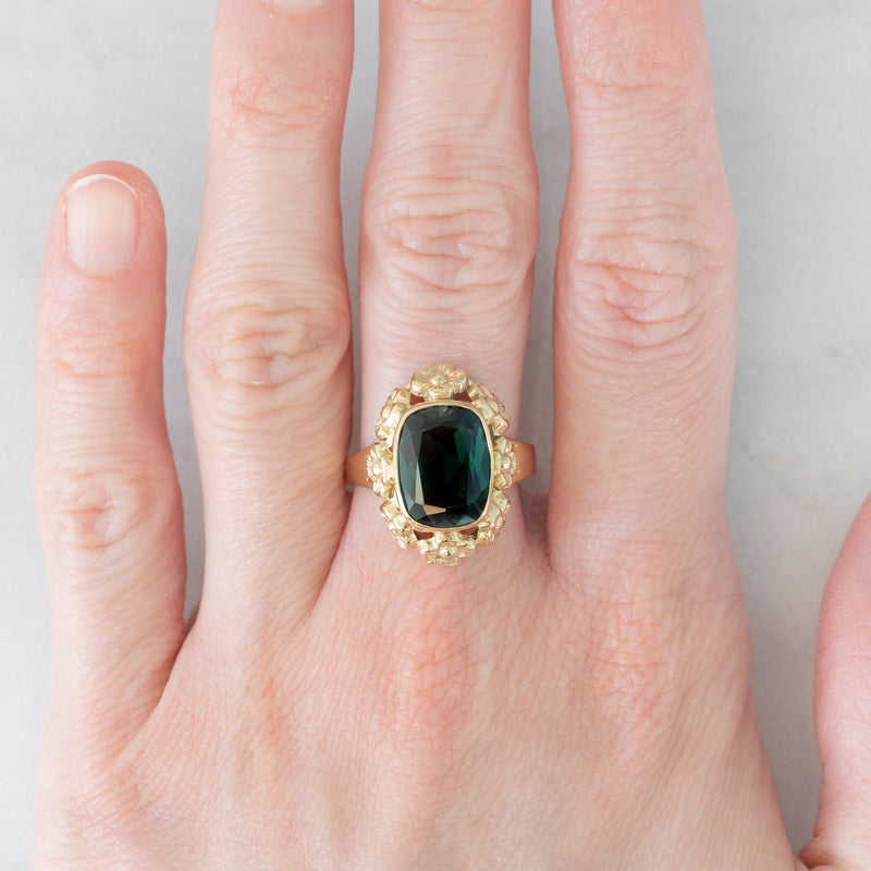 Anello da cocktail vintage in oro giallo 8K con spinello verde (3.80ct – Antichità Galliera Anello da cocktail vintage in oro giallo 8K con spinello verde (3.80ct – Antichità Galliera
