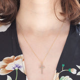 Collar vintage de cadena de oro amarillo de 9 quilates con colgante de cruz de oro amarillo de 9 quilates y diamantes marrones