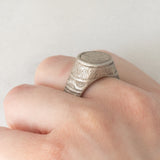 Anello medievale in argento con incisioni, XIII/XV secolo d.C.