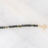 Collana vintage con tormaline verdi e rosa e con chiusura in oro giallo 18K