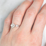 Anello a fiore vintage in platino con diamanti di taglio brillante (0.32ctw), anni ‘70/‘80