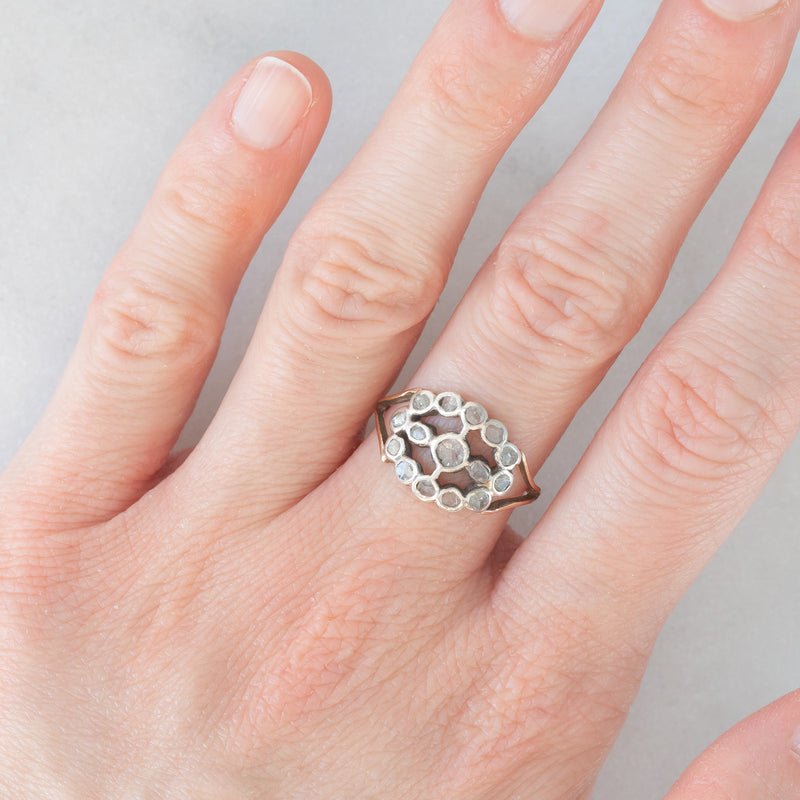 Anello antico in oro giallo 14K e argento con diamanti di taglio rosetta, primi del ‘900