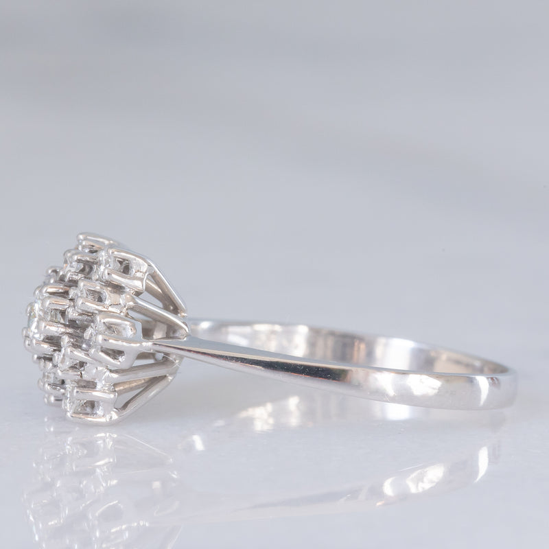 Anello a fiocco di neve in oro bianco 18K con diamanti (0.28ctw ca.), anni ‘70