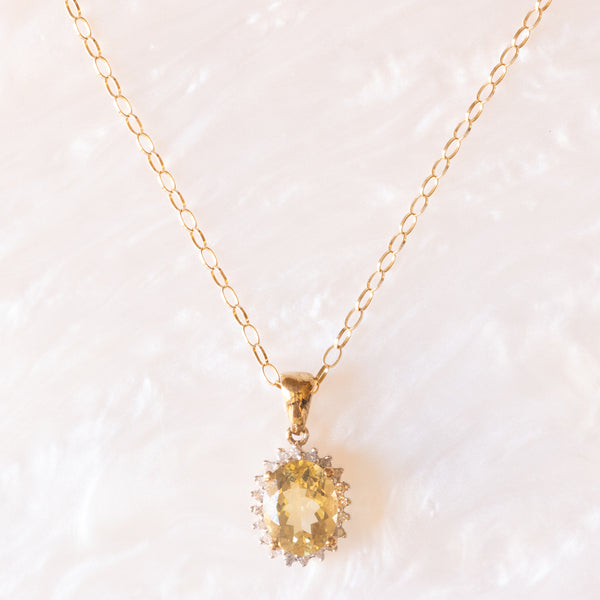 Collana vintage con catenina in oro giallo 9K e con ciondolo a margherita in oro giallo e bianco 9K con quarzo citrino (1.50ct ca.) e diamanti (0.10ctw ca.)