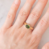 Solitario vintage in oro giallo 9K con cromodiopside (1ct ca.), anni ‘80