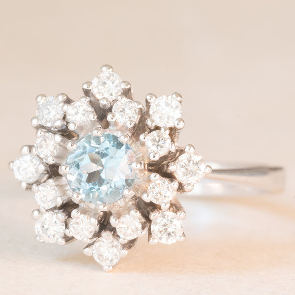 Anello a fiocco di neve vintage in oro bianco 14K con acquamarina (0.50ct ca.) e diamanti (0.70ctw ca.), anni ‘70