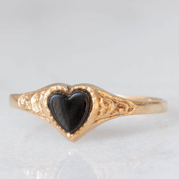 Anello vintage in oro giallo 9K con cuore di onice, anno 1989