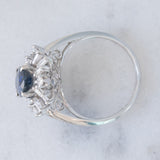 Anello a margherita vintage in platino con zaffiro (1.27ct) e diamanti (0.43ctw), anni ‘80