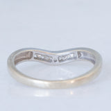 Anello a “V” vintage in oro bianco 9K con diamanti (0.10ctw ca.)