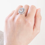 Vintage-Gänseblümchenring aus 18-karätigem Weißgold mit Aquamarin (ca. 3 Karat) und Diamanten im Brillantschliff (ca. 1 Karat), 70er/80er Jahre