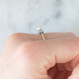 Trilogy antico in oro giallo 14K e argento con diamanti di taglio vecchia miniera (0.20ctw ca.) e perla bianca, anni ‘10/‘20