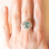 Vintage-Gänseblümchen-Ring aus 18 Karat Weißgold mit hellblauem Zirkon (ca. 4.50 ct) und Diamanten (ca. 0.84 ctw)