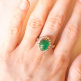 Vintage-Gänseblümchenring aus 14-karätigem Gelb- und Weißgold mit Smaragd (ca. 6 Karat) und Diamanten (ca. 0.85 Karat), 60er Jahre