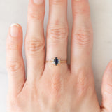 Bague vintage en or jaune 18 carats avec saphir (environ 0.35 ct) et diamants (environ 0.04 ct)