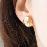 Boucles d'oreilles vintage en or jaune 18 carats et diamants taille brillant (environ 0.35 ct), années 70