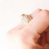 VINTAGE-BANDRING AUS 18K GELBGOLD MIT RUBIN (CA. 1.40 KT.) UND DIAMANTEN IM BRILLANTSCHLIFF (CA. 1 KT.), 70er/80er Jahre