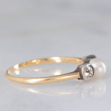 Trilogy antico in oro giallo 14K e argento con diamanti di taglio vecchia miniera (0.20ctw ca.) e perla bianca, anni ‘10/‘20